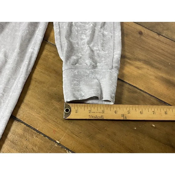 Lululemon Ready To Crush Crushed Velvet Velour Joggers Size 6 Chrome - Picture 10 of 11